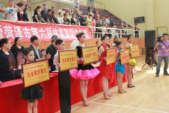 點(diǎn)擊查看詳細(xì)信息<br>標(biāo)題：賽事倩影 閱讀次數(shù)：1796