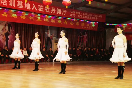 點(diǎn)擊查看詳細(xì)信息<br>標(biāo)題：賽事倩影 閱讀次數(shù)：1959